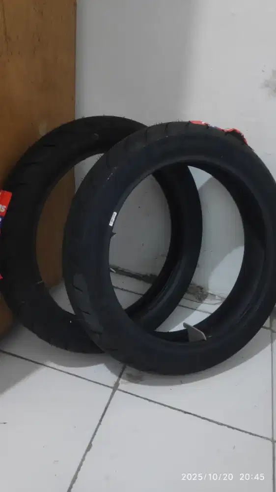 Ban Maxxis baru