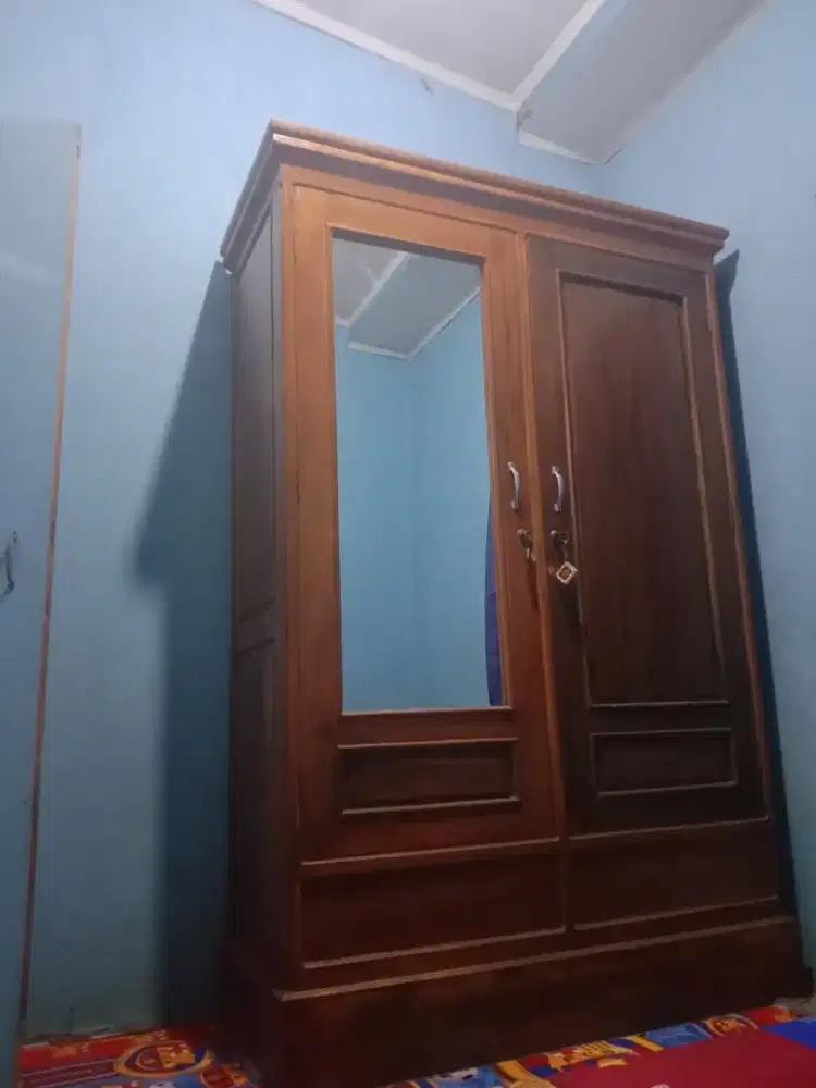 Lemari pakaian bagus