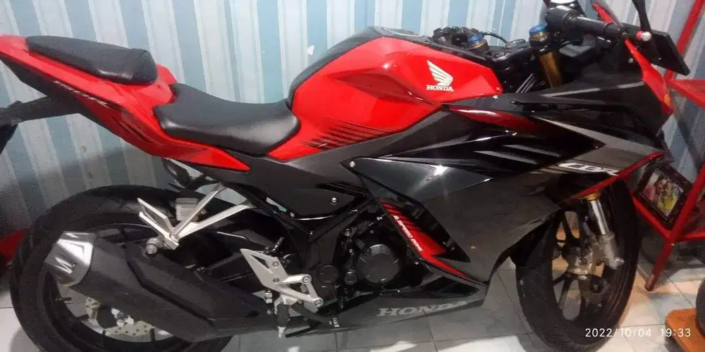 DI JUAL MOTOR CBR MULUS TINGGAL PAKAI