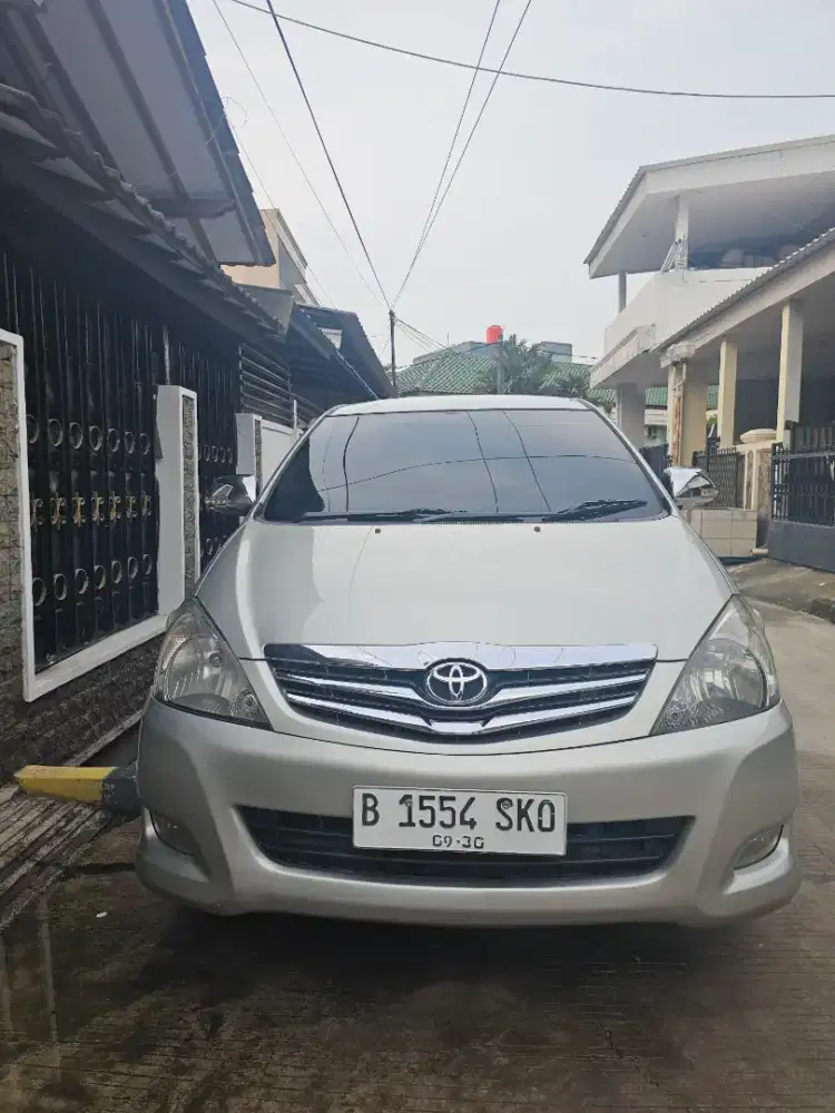 Toyota Kijang Innova G Tahun 2010