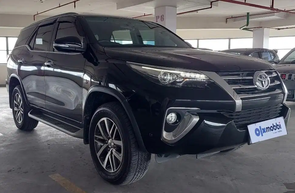 TDP 17JT Toyota Fortuner 2.7 4x2 SRZ Bensin-AT Hitam 2018