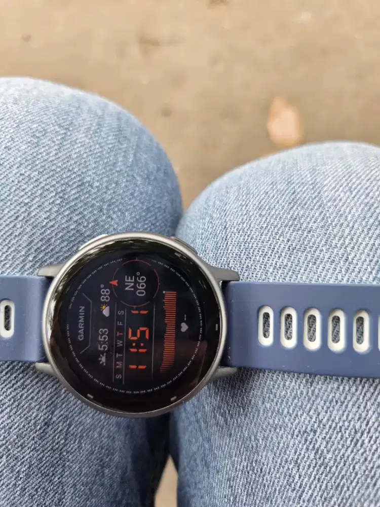 Jam tangan garmin vivoactive 5