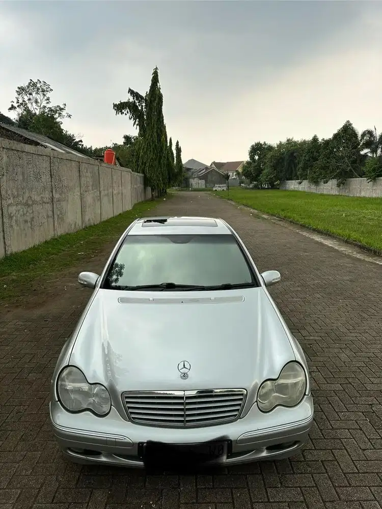 Mercedes-Benz C240 2002 Bensin