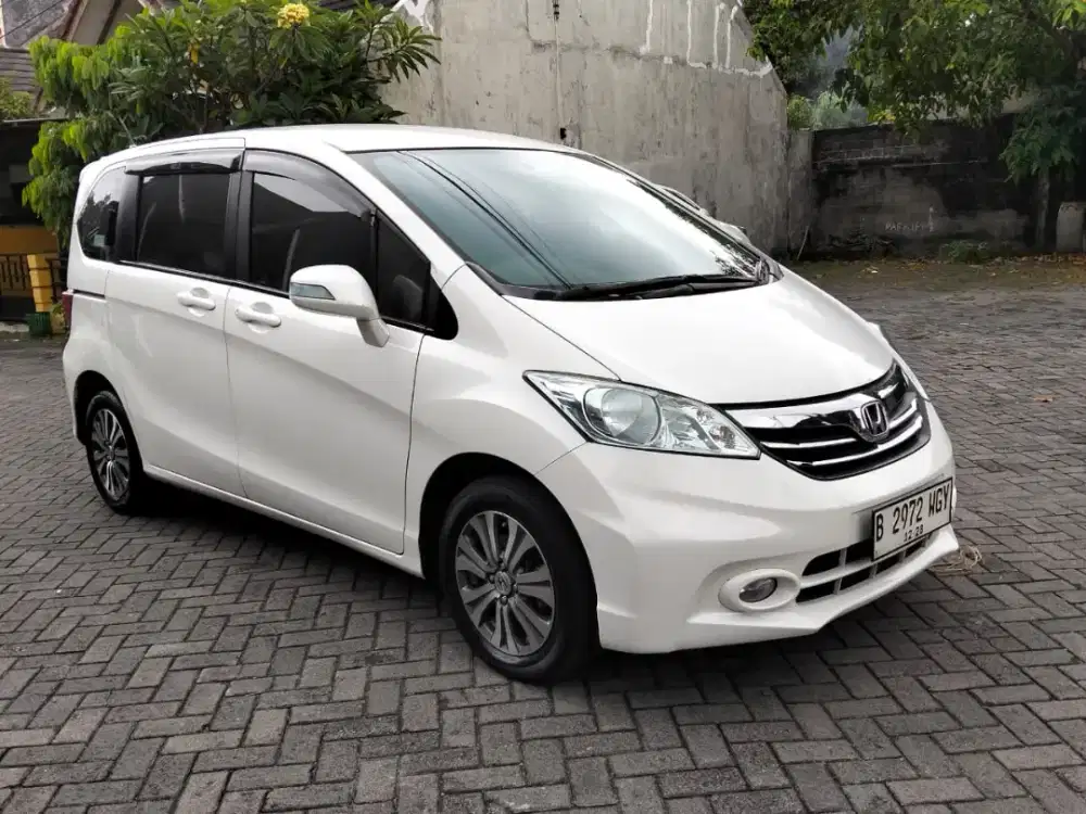 Freed E PSD 2012 good condition