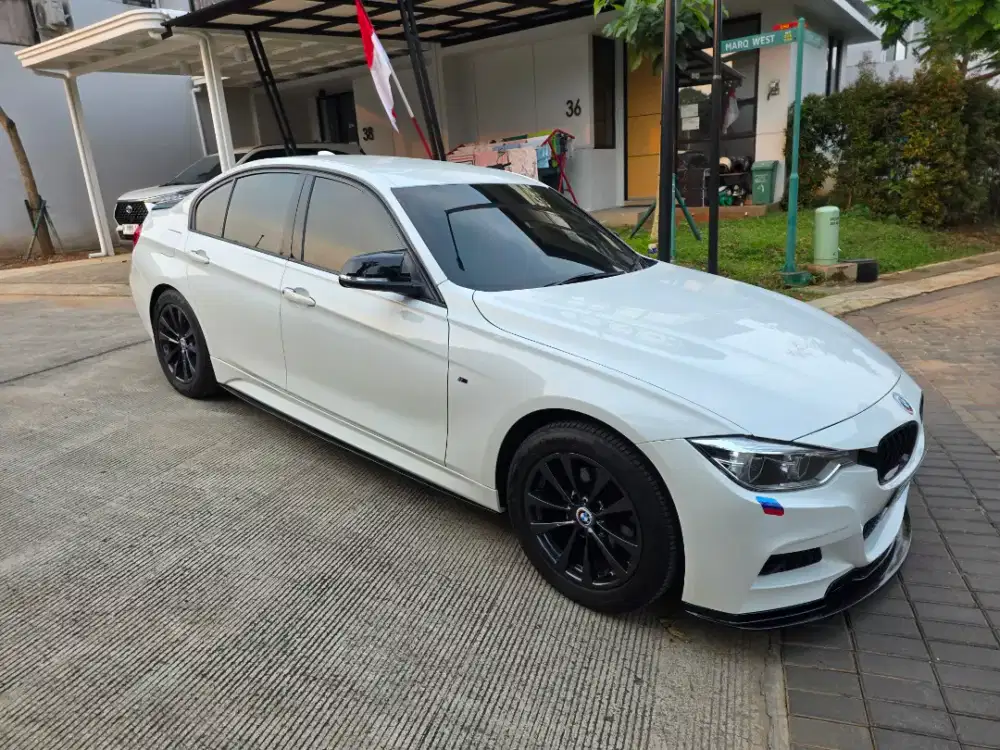 BMW F30 320i LCI - Sport Line