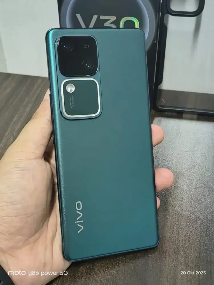 Vivo V30 Hijau 12/512GB bukan 8/256