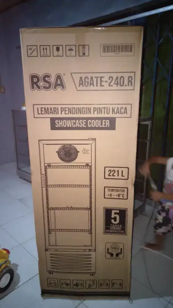 Showcase Cooller RSA AGATE 240 ( 4 Rak ) Kapasitas 222 L *New*