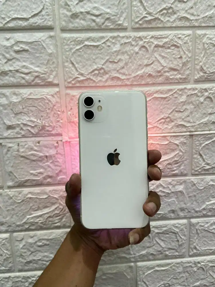 FS IPHONE 11  WHITE 64 GB EX INTER