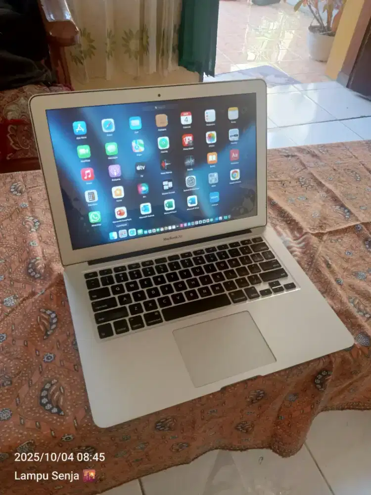 Macbook Air 2011 13 inch 4 /128
