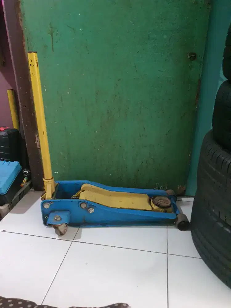 Dongkrak ceper 3 ton