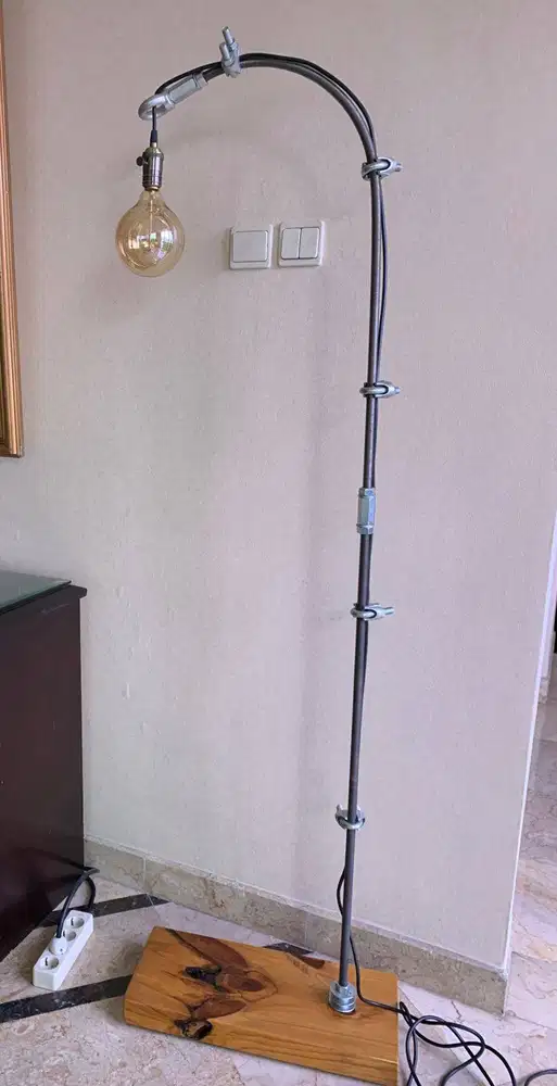 Lampu Tiang / Lantai unik rancangan khusus dari Afrika Selatan