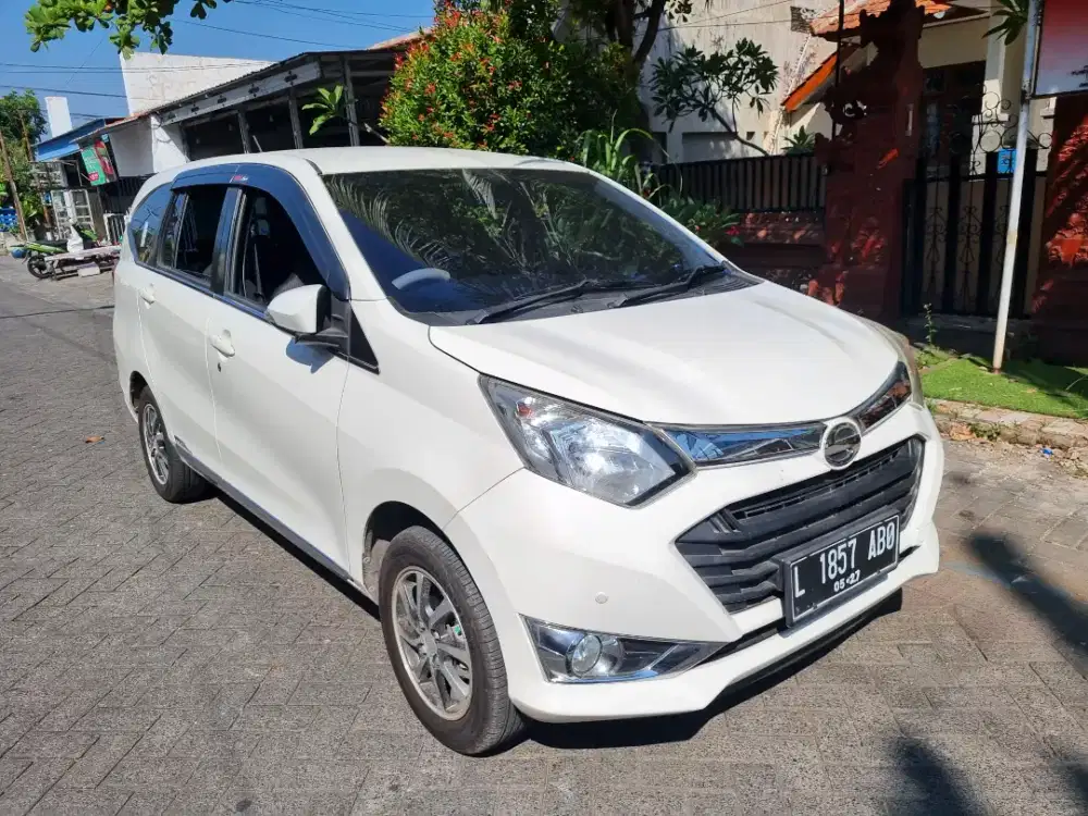 SIGRA 1.2 R DELUXE A/T 2017