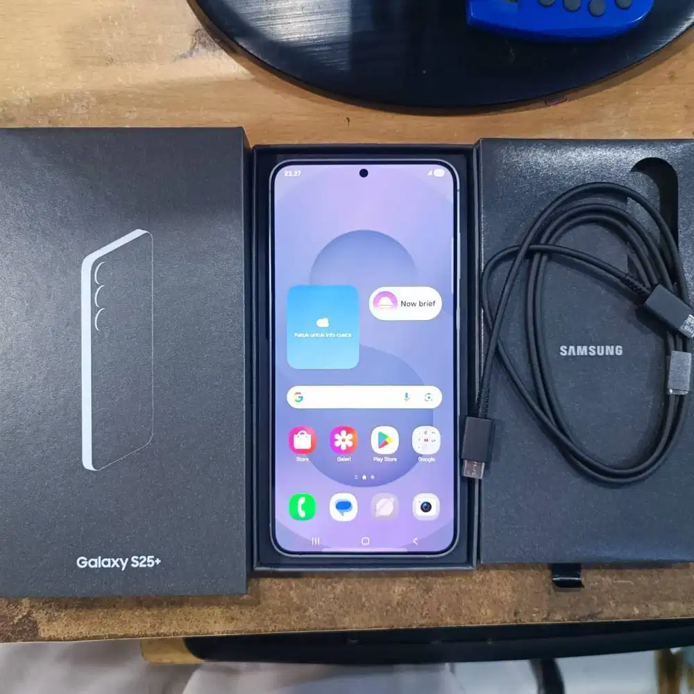 Samsung Galaxy S25 Plus 12/512 Silver Shadow, Mulus