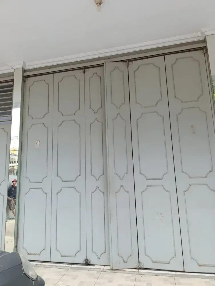 Sewa Rumah Usaha 2 Lantai Full Renovasi Dan Mewah Di Tarumajaya
