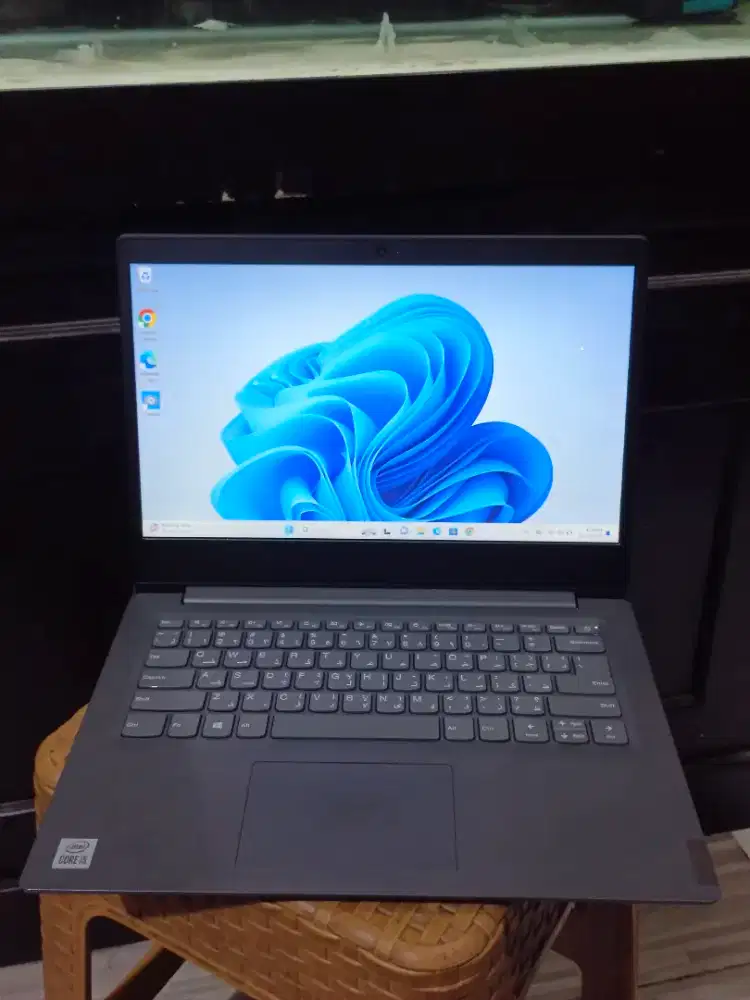 Dijual Cepet Lenovo V14 i5 Gen 10 Ram 8 GB Ssd 512 GB Mulus