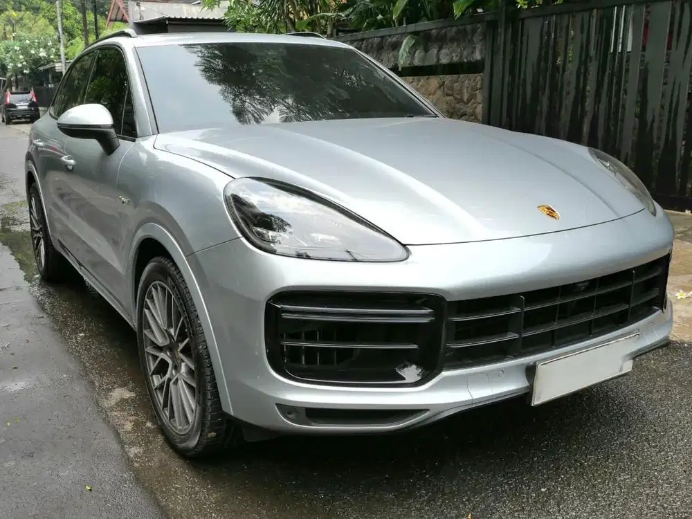 FOR SALE PORSCHE CAYENE E HYBRID