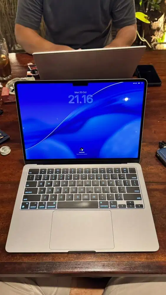 Macbook Air M2 16/256gb iBox