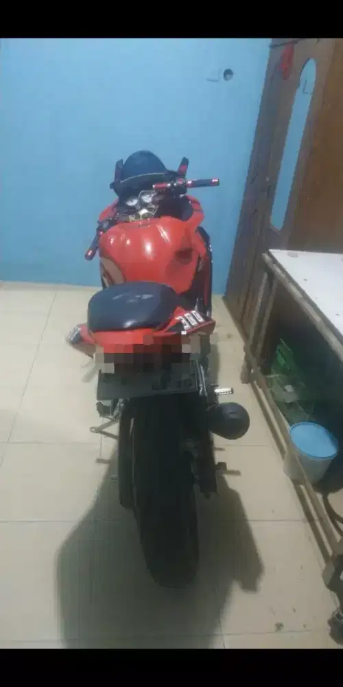 Fokus jual ss komplit minat hubung