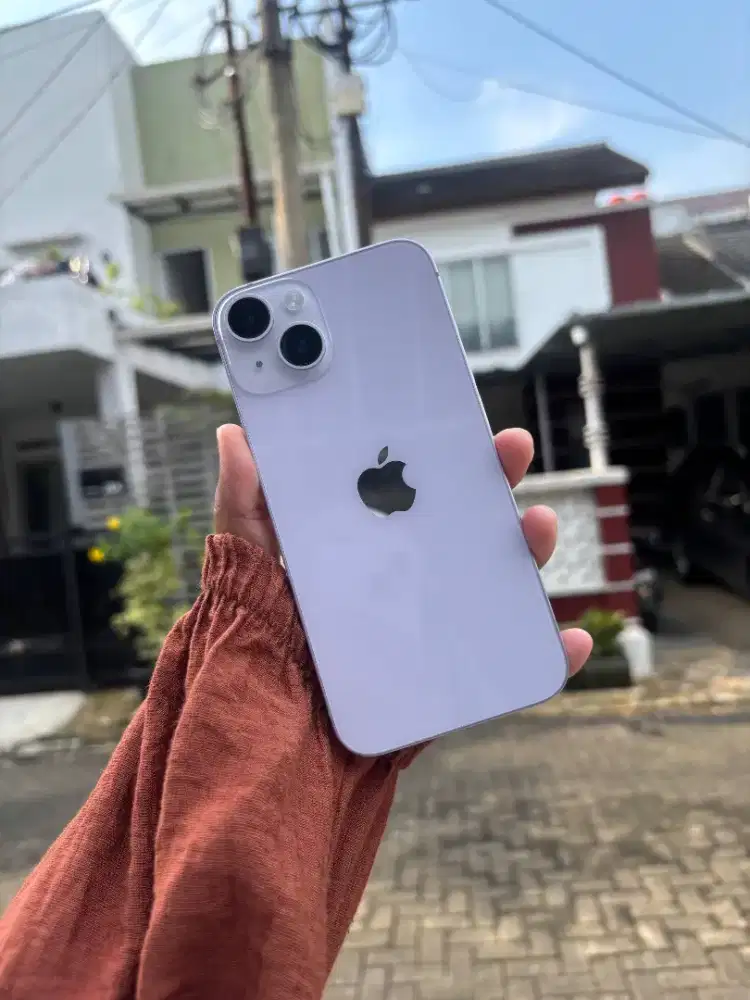 iPhone 14 Purple