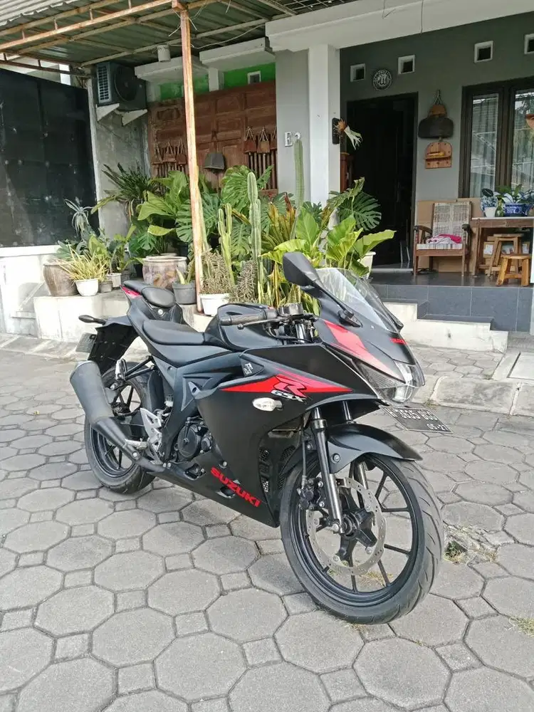 Suzuki GSX 150R