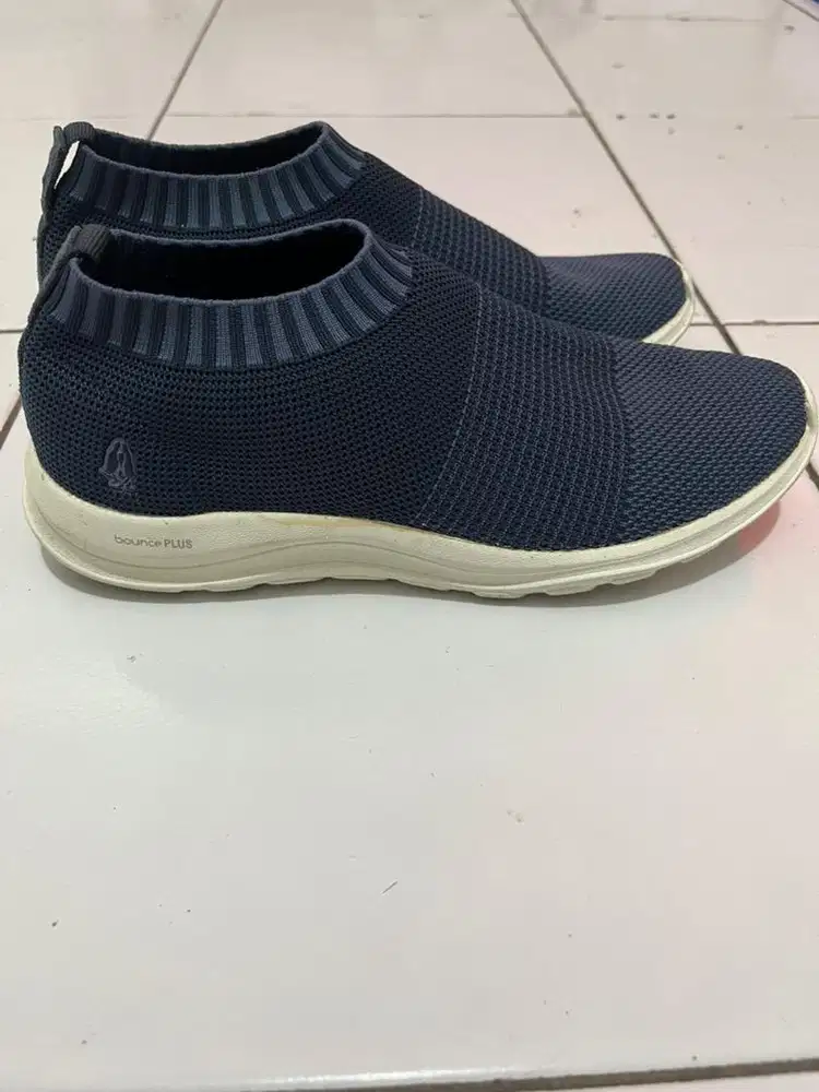 Preloved Sepatu Hush Puppies