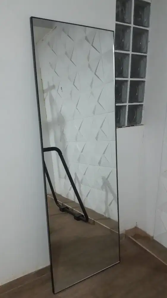 Cermin Kaca Frameless Hitam 180x60