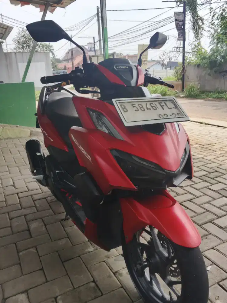 Vario 160 2023 merah doff