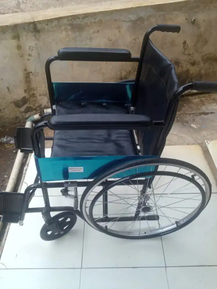 Kursi Roda Standart Kemenkes