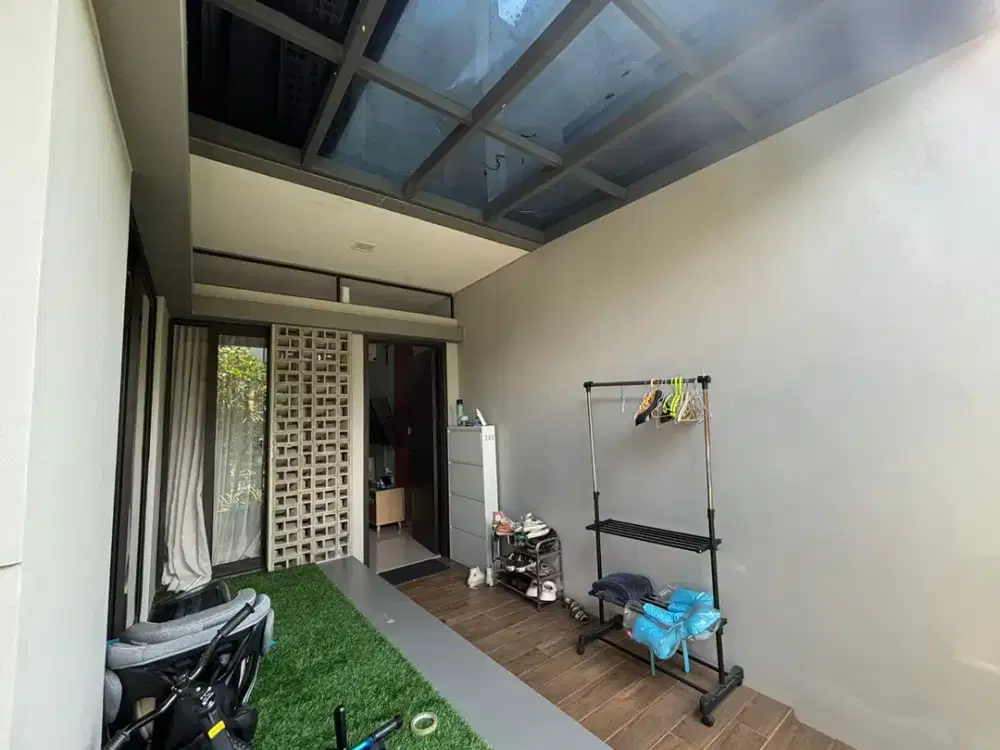 Rumah Luas Cantik Flora Summarecon Bandung