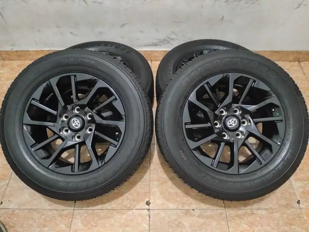 Veleg copotan Fortuner GR R18 Original