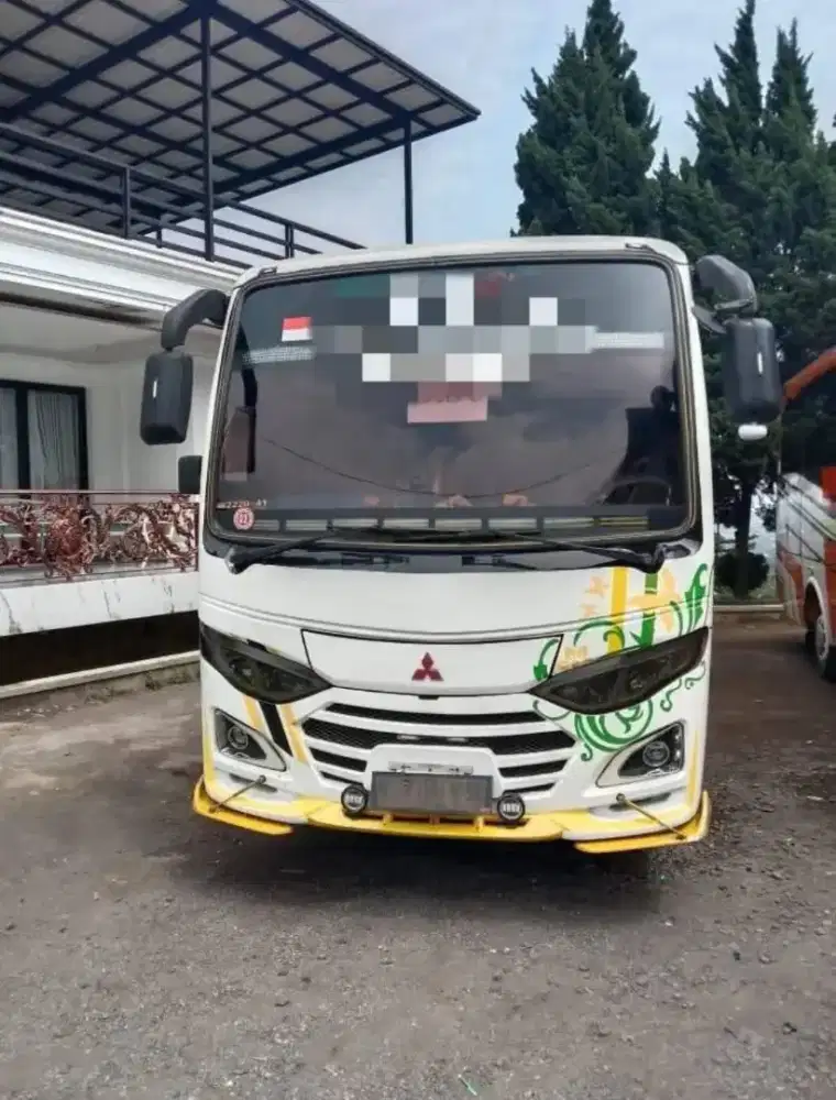 Bus Medium AC Canter 136ps 2010