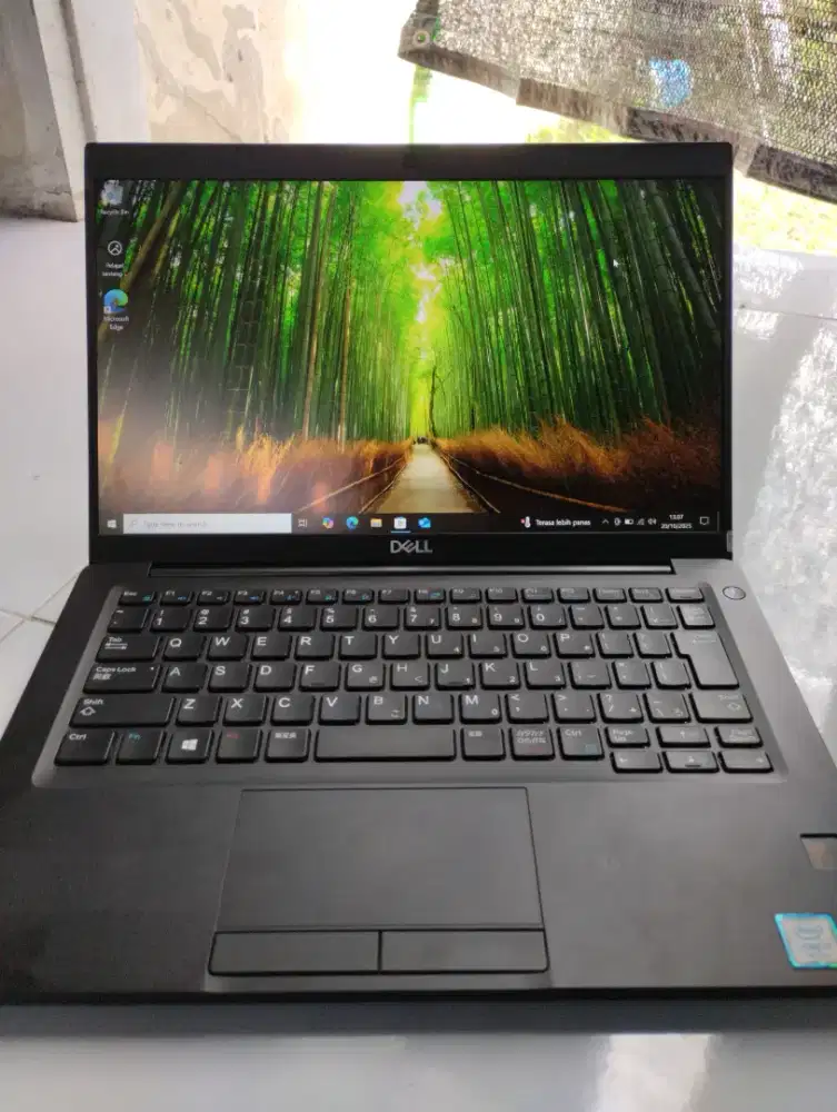 Dell Latitude 7390 - Laptop Bisnis Premium