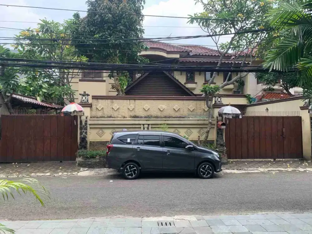 RUMAH MEWAH DIJUAL CEPAT! LOKASI STRATEGIS JL PEKAYON 1 RAGUNAN JAKSEL