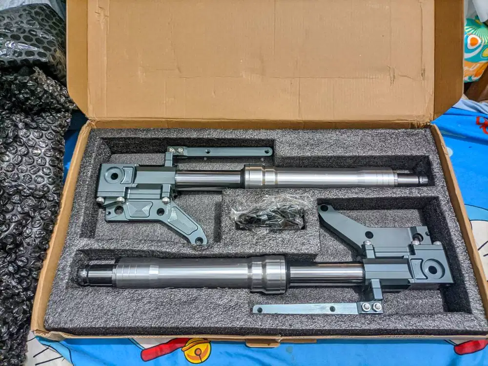 Shock depan Aerox merk NUI rasing