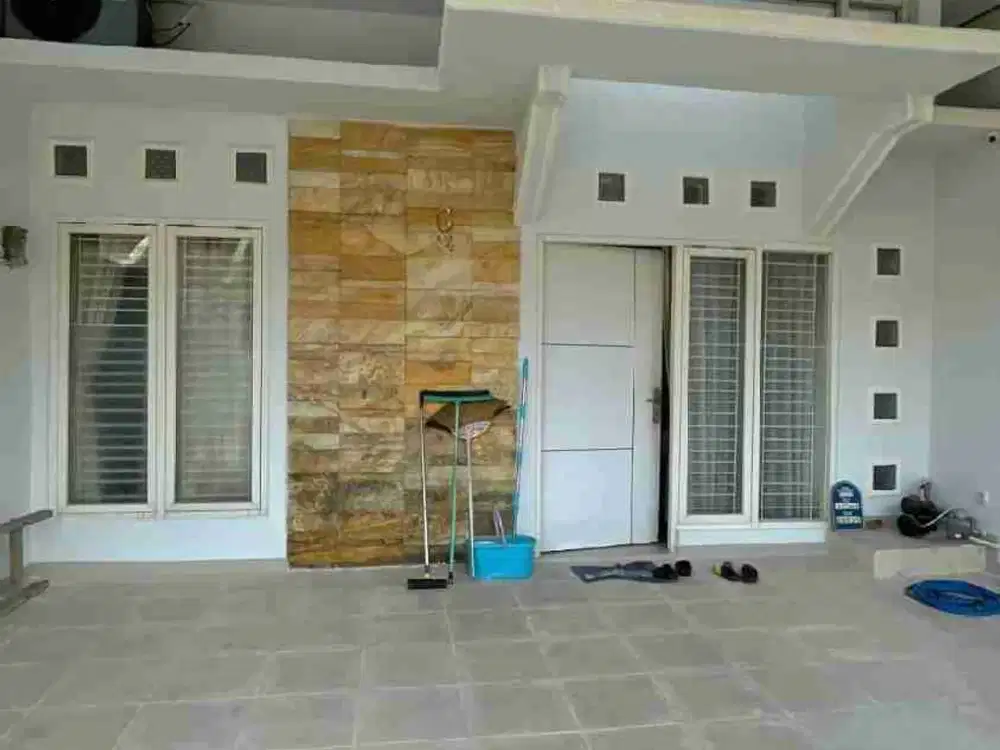 disewakan rumah 1 lantai di taman wisata regency semi furnish ada 2 kt dan 1 km ada AC kasur lemari dapur