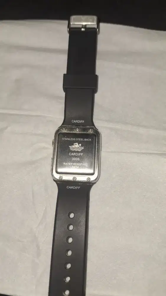 Jam tangan analog cardiff