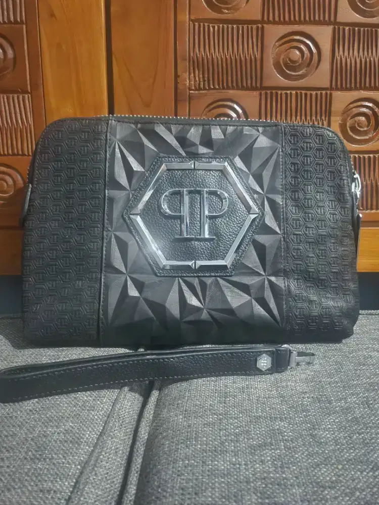 Preloved clutch P* embos besi made in italy