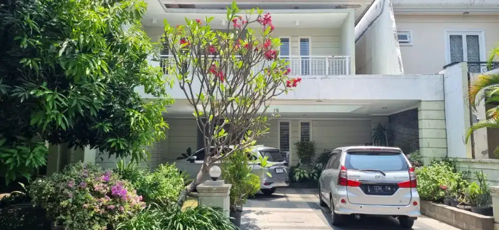 Dijual Rumah Mewah 2 Lantai Regency 21 Surabaya SemiFurnish HadapUtara