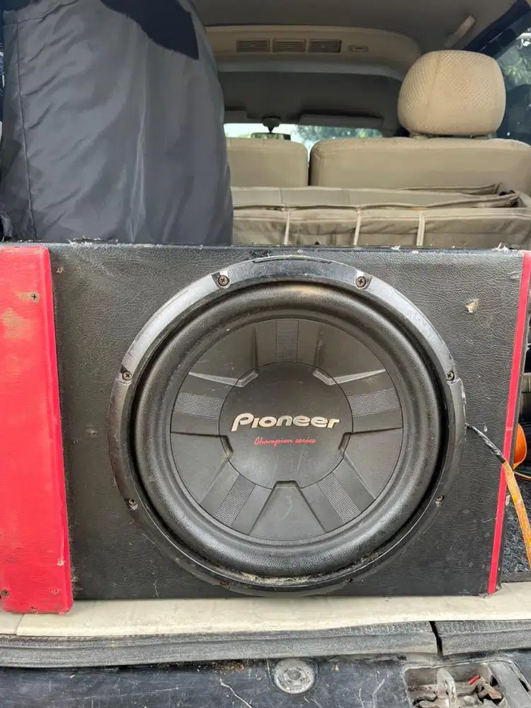 Subwoofer pioneer