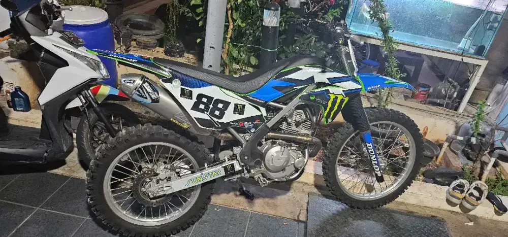 Dijual butuh utang motor trabas baru 1 kali naek gudang aja