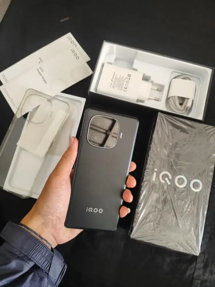 Iqoo z9 5G 12/256 fullset