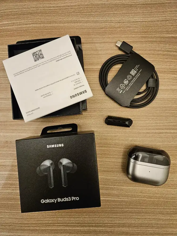 Galaxy buds 3 pro like new
