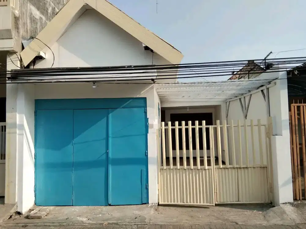 RUMAH 1,5 LANTAI PETEMON SIDOMULYO STRATEGIS, CARPORT 2