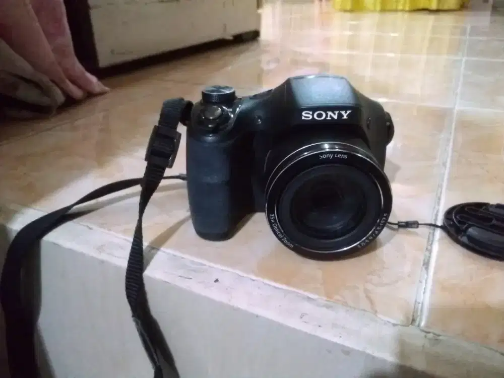 Jual kamera Sony H300 masih bagus.jarang di pakai.
