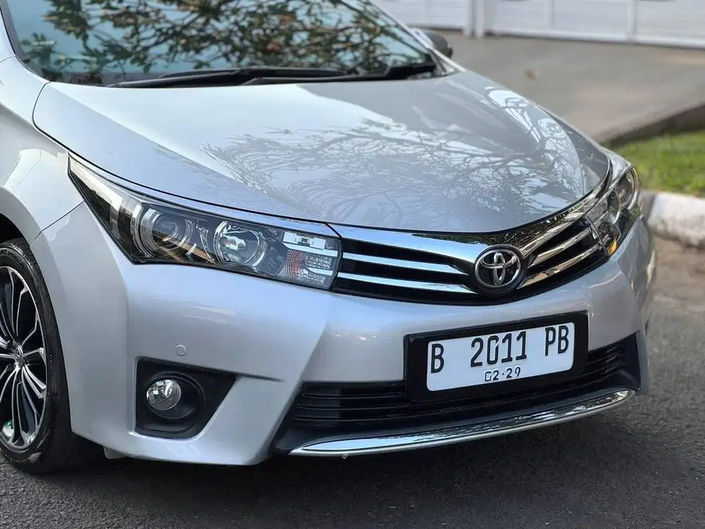 TOYOTA COROLLA ALTIS V 1.8 AT 2014 SILVER  ISTIMEWA SIAP PAKAI