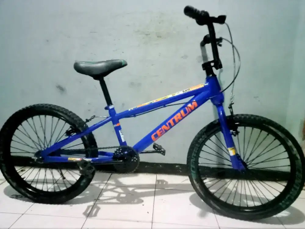 Dijual sepeda BMX CENTRUM msih bgus ban tebal aman bagus tinggal pakai