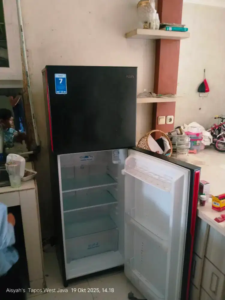 Kulkas 2 Pintu Aqua 225Liter