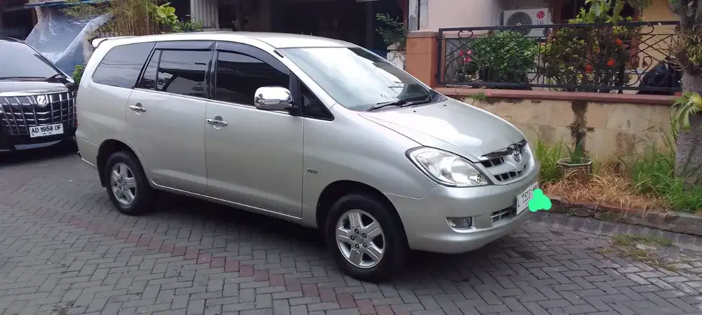 Toyota Kijang Innova 2005 Bensin