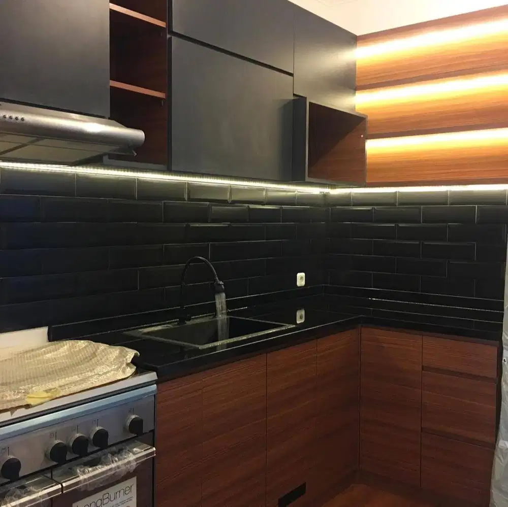 Custom Interior Kitchen Set, Backdrop TV, Lemari, Wardrobe, Kitchenset