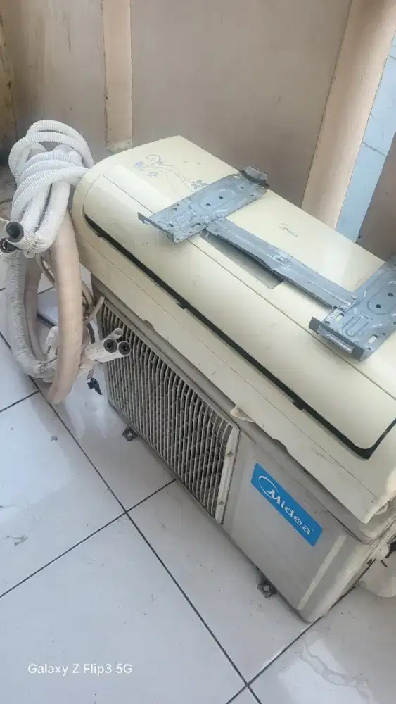 AC Midea 1/2 PK